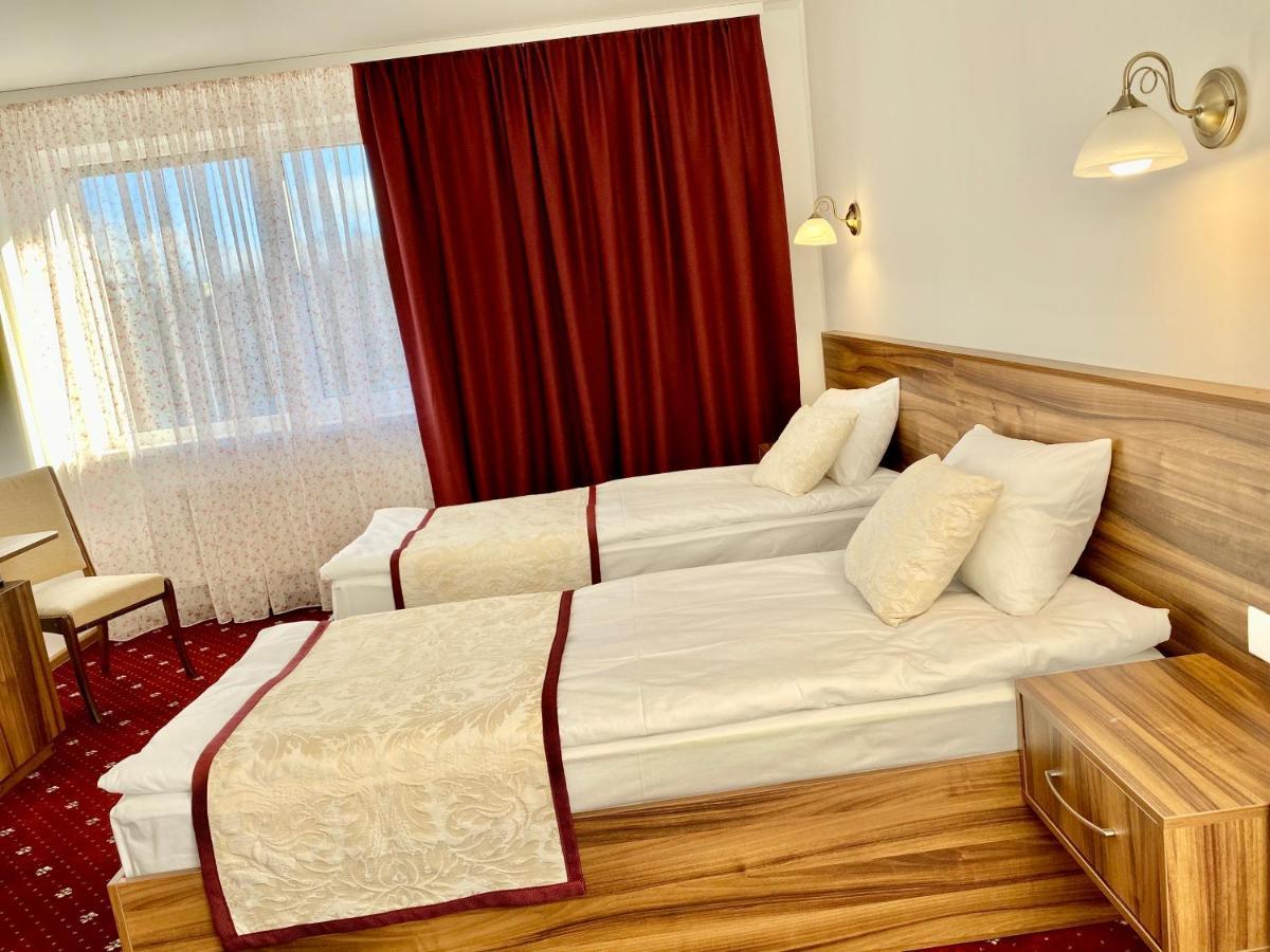 Hotel RioRo Myrhorod Esterno foto